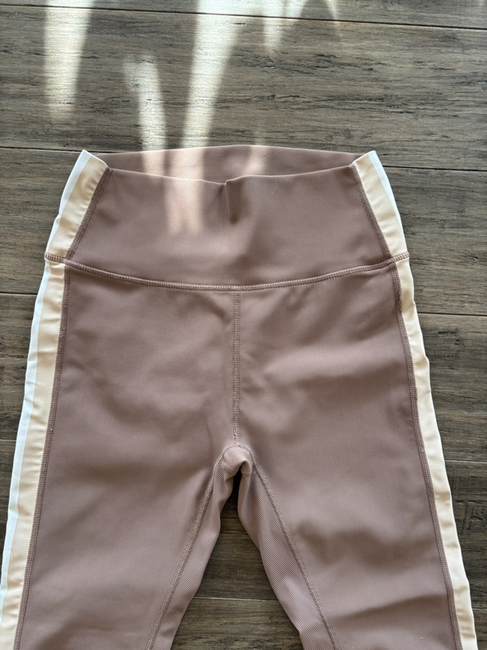 Women's Colorblock Sports Bra and Legging Set - Taupe/Beige/White - Picture 5 of 7